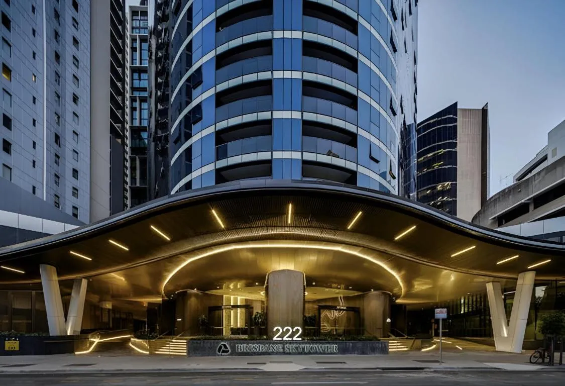 2 Bed 2 Bath Apartment in CBD with car park