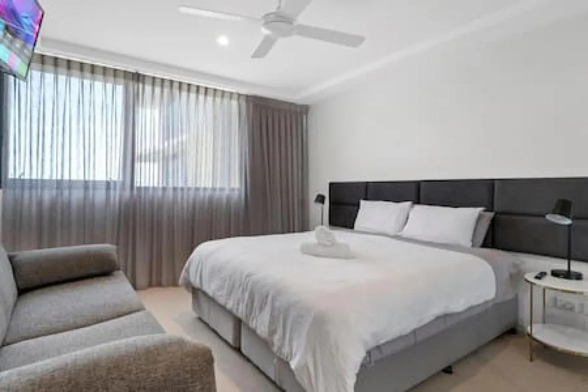 Boutique 1BR opposite lush park Free Parking