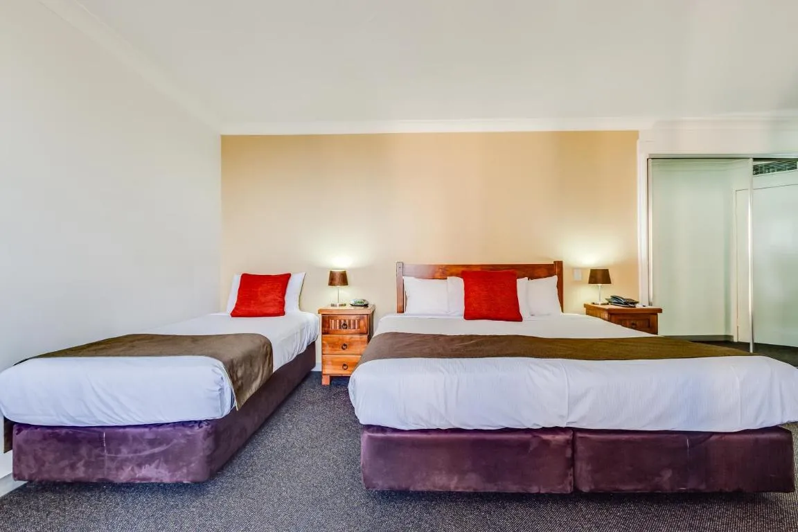 Hillcrest Apartment Hotel (formerly Central Hillcrest Apartments)