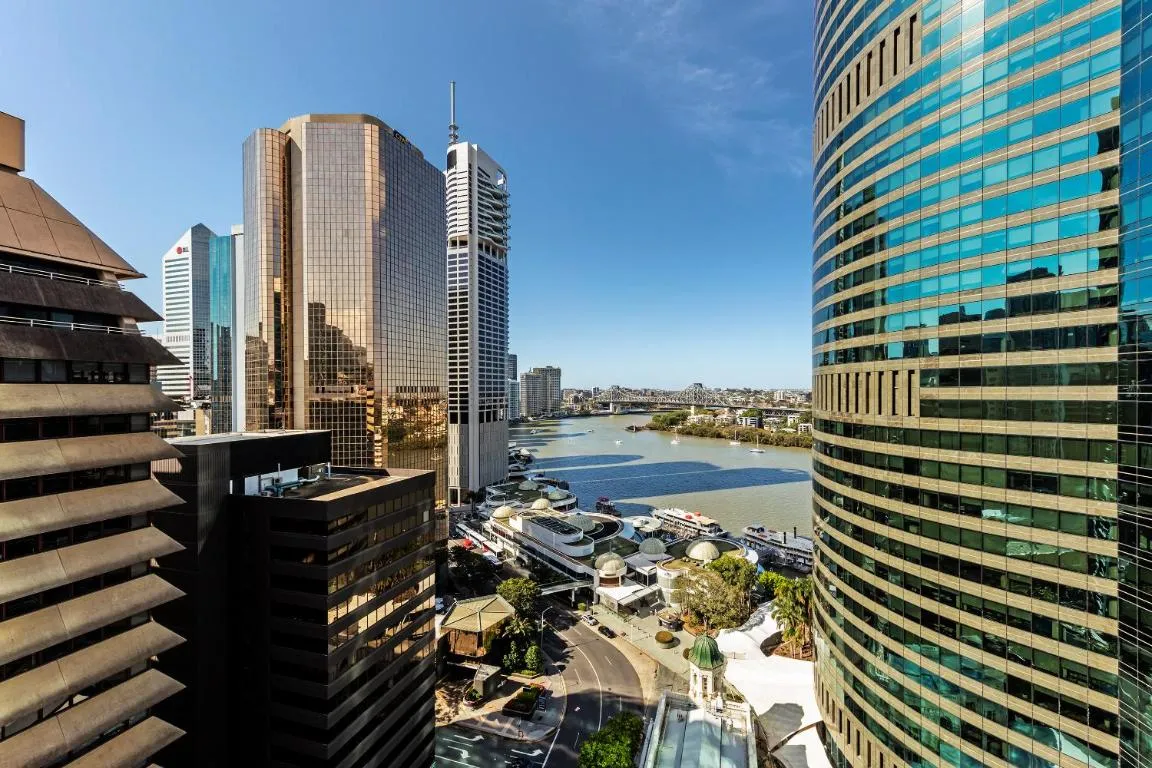Oaks Brisbane on Felix Suites