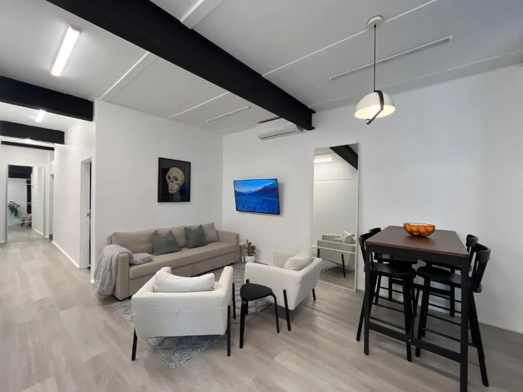 WEST HUB. Private Infrared Sauna near city & much more! New purpose built loft style!