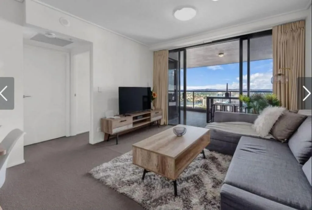 AU1 – Aurora Skyscraper CBD For Business or Pleasure
