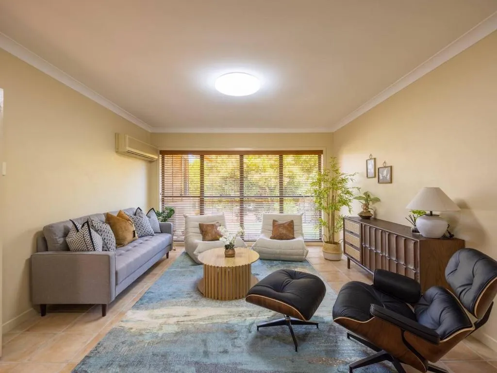 Bauhaus Design 5 Bedrooms Home at Carindale