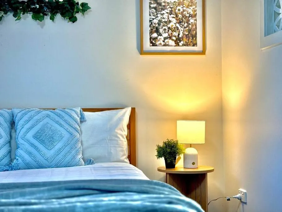 Central Contemporary 1BR Studio