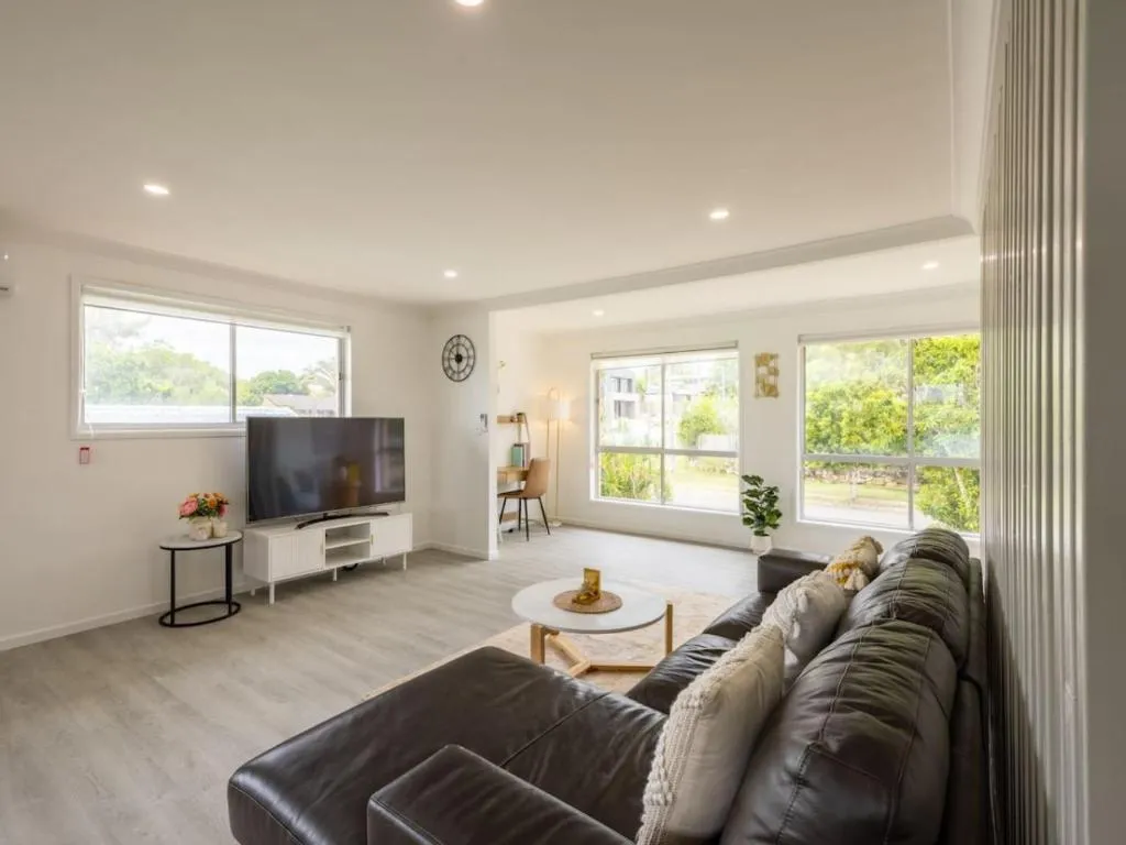 Convenient Comfort 4BR near Malls and Transport