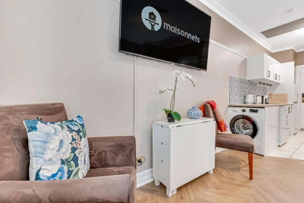 Cozy Studio in Historic Brisbane CBD
