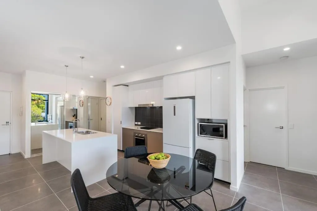 H6B – Round About Bulimba
