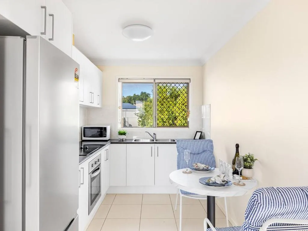 Homy Self Contained Unit Sunnybank CBD Street Parking