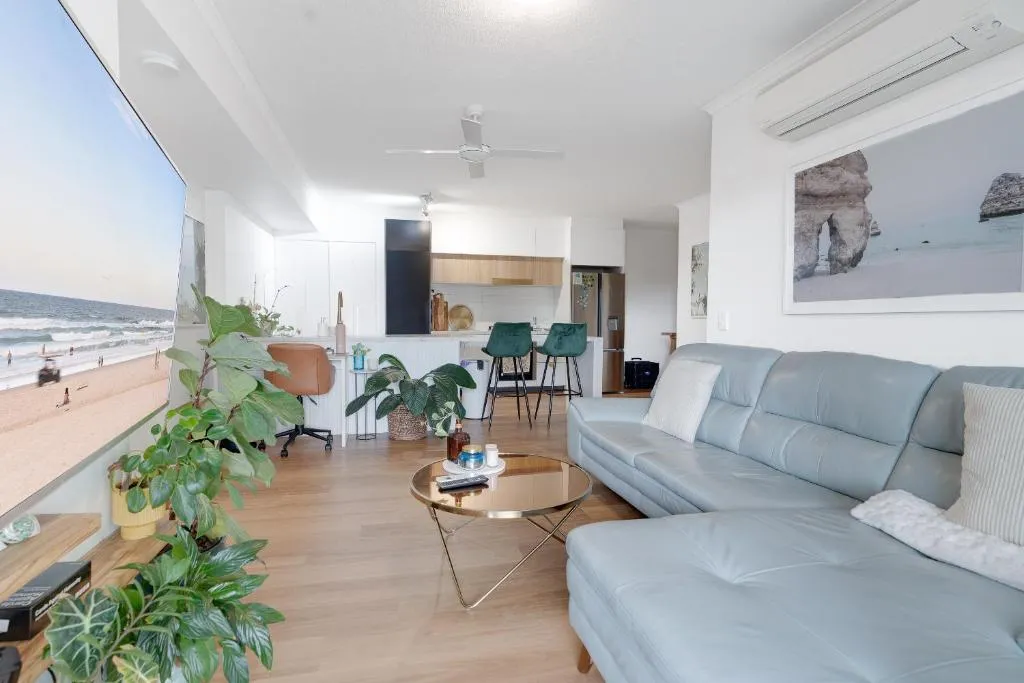 Modern 2BR Apartment in Vibrant Brisbane