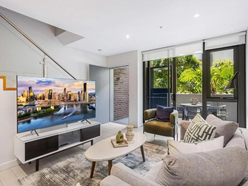 Newstead Modern 2-storey Apartment – Q Stay