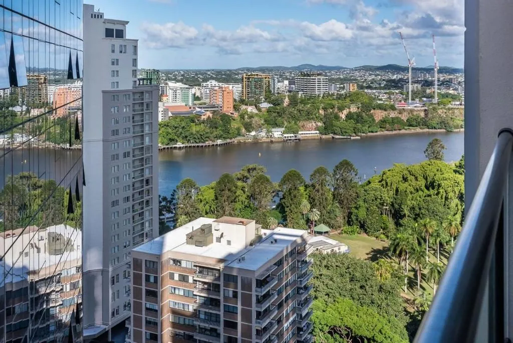 Skyline Sanctuary 1BR Apartment with River Views