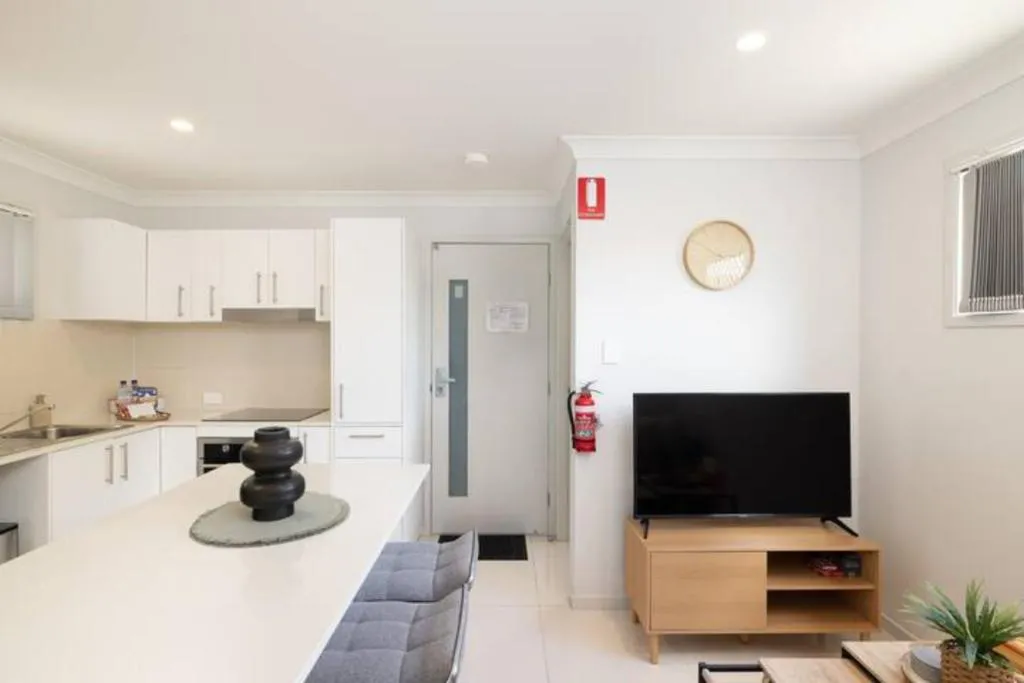 Smart Suites Self Check-in Apartments – W Freney