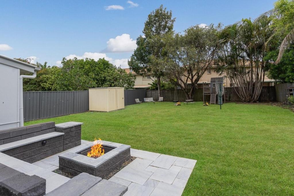 Acacia Ridge Cottage – Firepit, Kids Cubby, Games