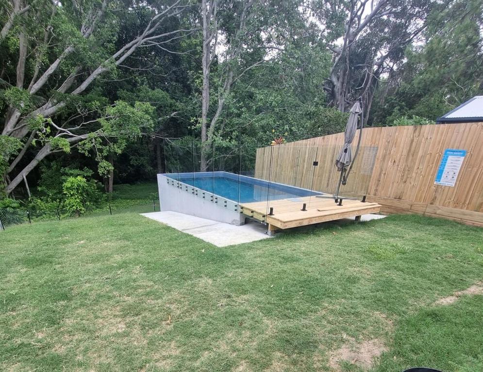 Classic getaway 2 bdrm plus pool