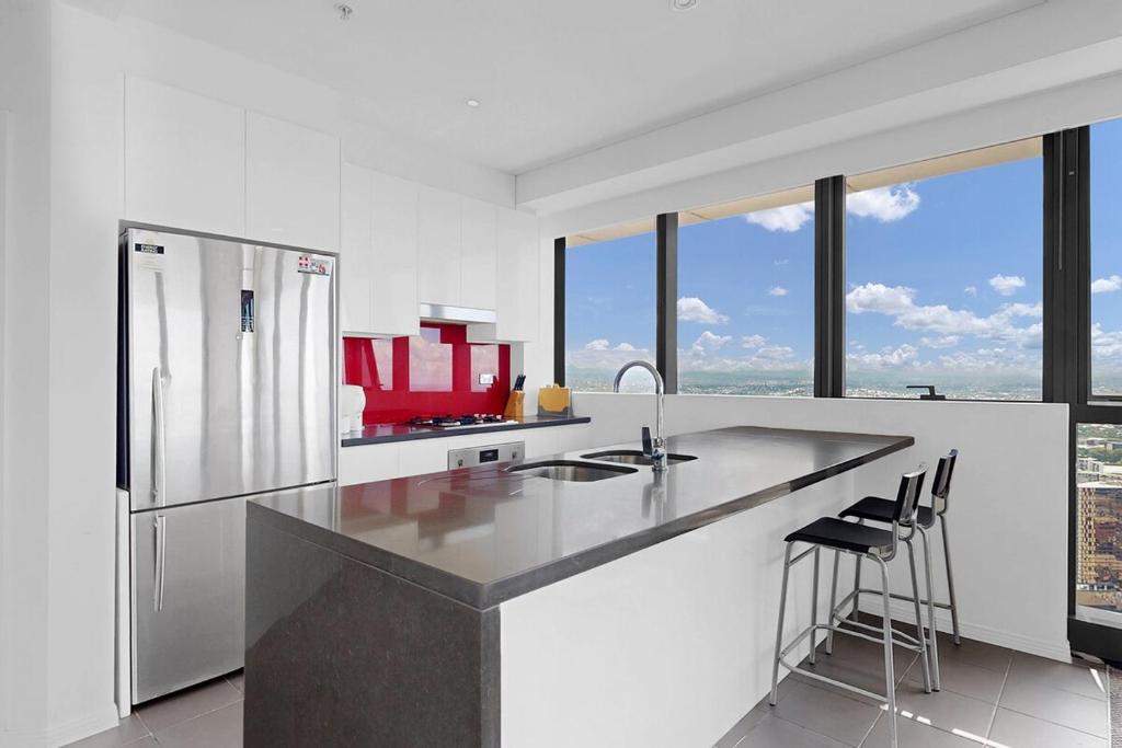 Cloud 56 Luxury Stay Level 56 with Free Onsite Parking