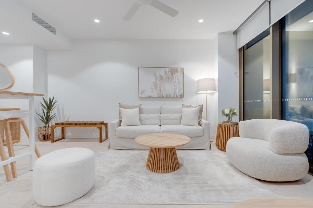 Modern -1 BR Stay in Queen’s Wharf Walk to Casino