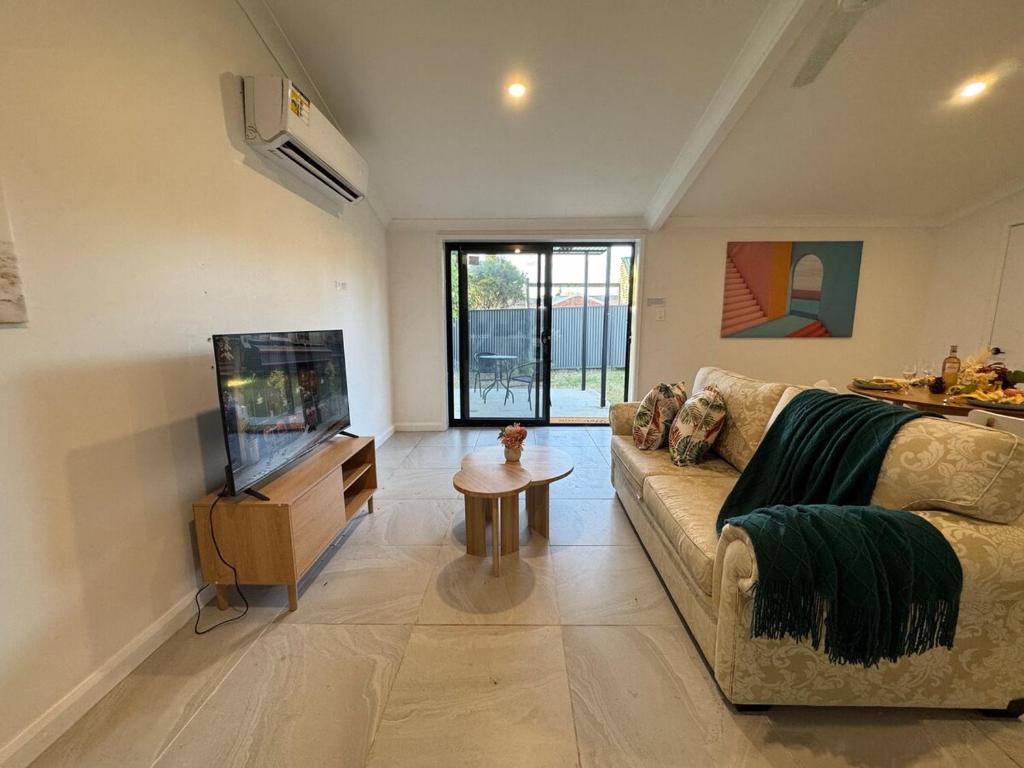 Modern Simplicity Granny Flat in Belmont
