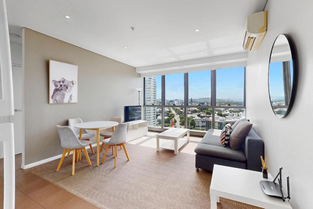 Prime Location City View Meriton Soleil Suite