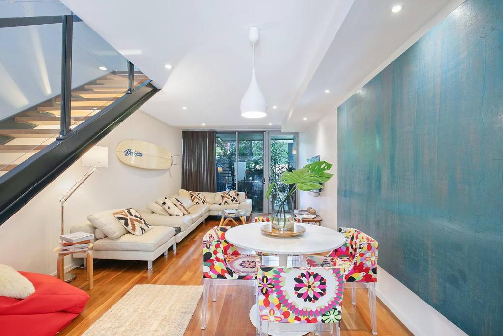 The Sun Catcher – A Trendy South Brisbane Townhouse
