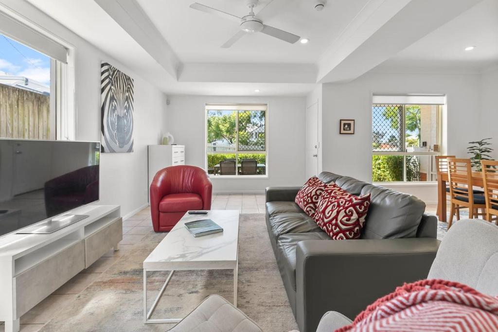 The Villa on Shire – Comfort near Coorparoo Square
